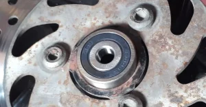 Kenali Tanda Tanda Bearing Roda Depan Motor Rusak Dan Cara Mengatasinya