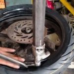 Panduan Lengkap Cara Cek Kondisi Ban Motor Yang Sudah Harus Diganti