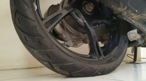 Panduan Lengkap Mengatasi Angin Ban Motor Sering Kempes Sendiri